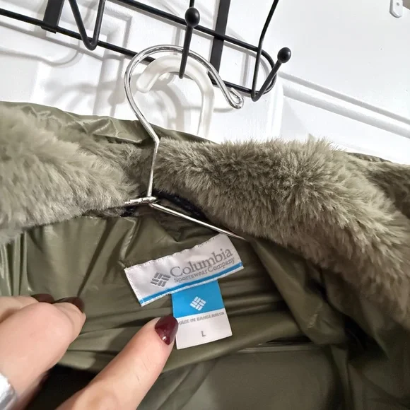 Columbia Sage Green Women's Puffer Jacket - Picture 2 of 3